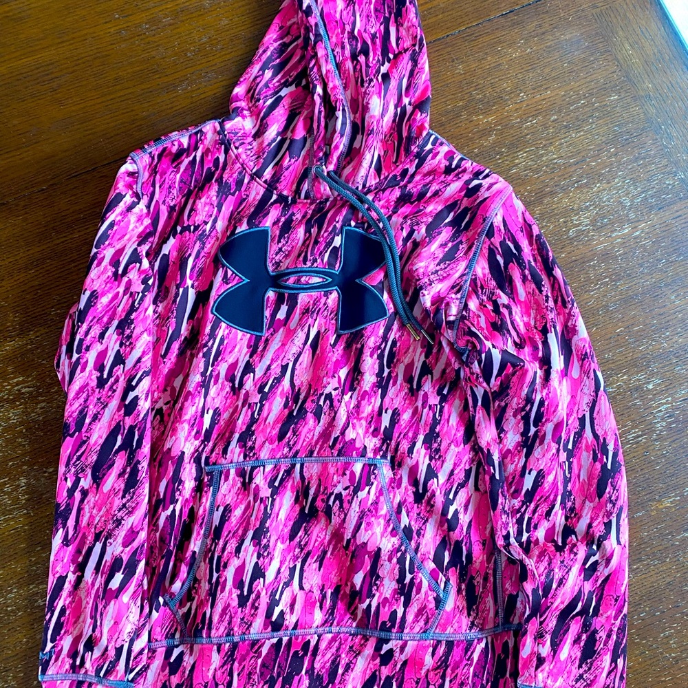 Gently used 3 Under Armour sweatshirts
